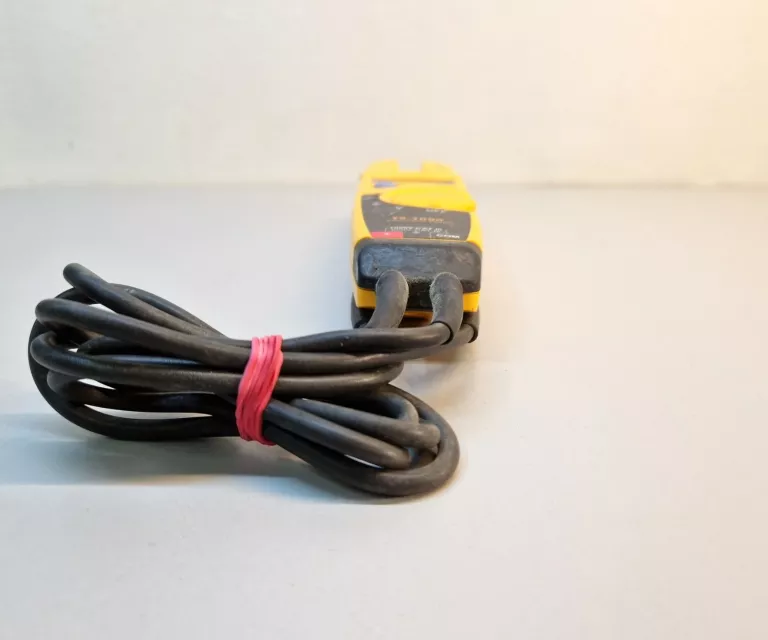 TESTER NAPIĘCIA, PRĄDU I CIĄGŁOŚCI OBWODU FLUKE T5-1000