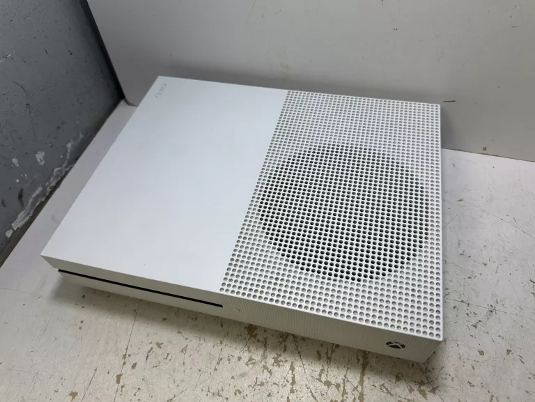 KONSOLA XBOX ONE 500GB + 2 PADY + FIFA 21