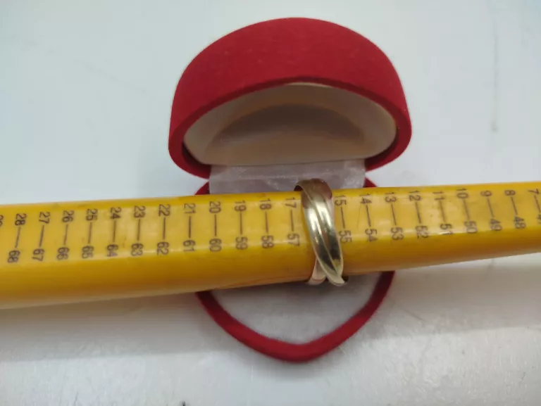 UŻYWANY PIERŚCIONEK Z TRZECH OBRĄCZEK PR585/4,48G/R17