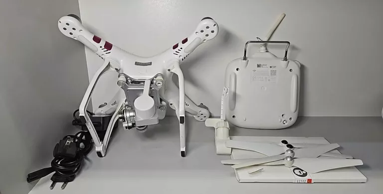 DRON DJI PHANTOM STANDARD 3 + AKCESORIA