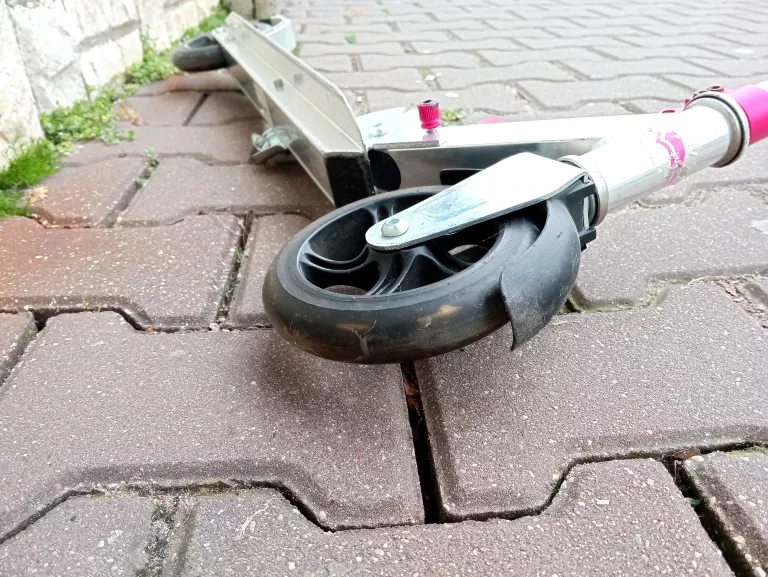 hulajnoga-delta-sport-rozowa-kod-producenta-11