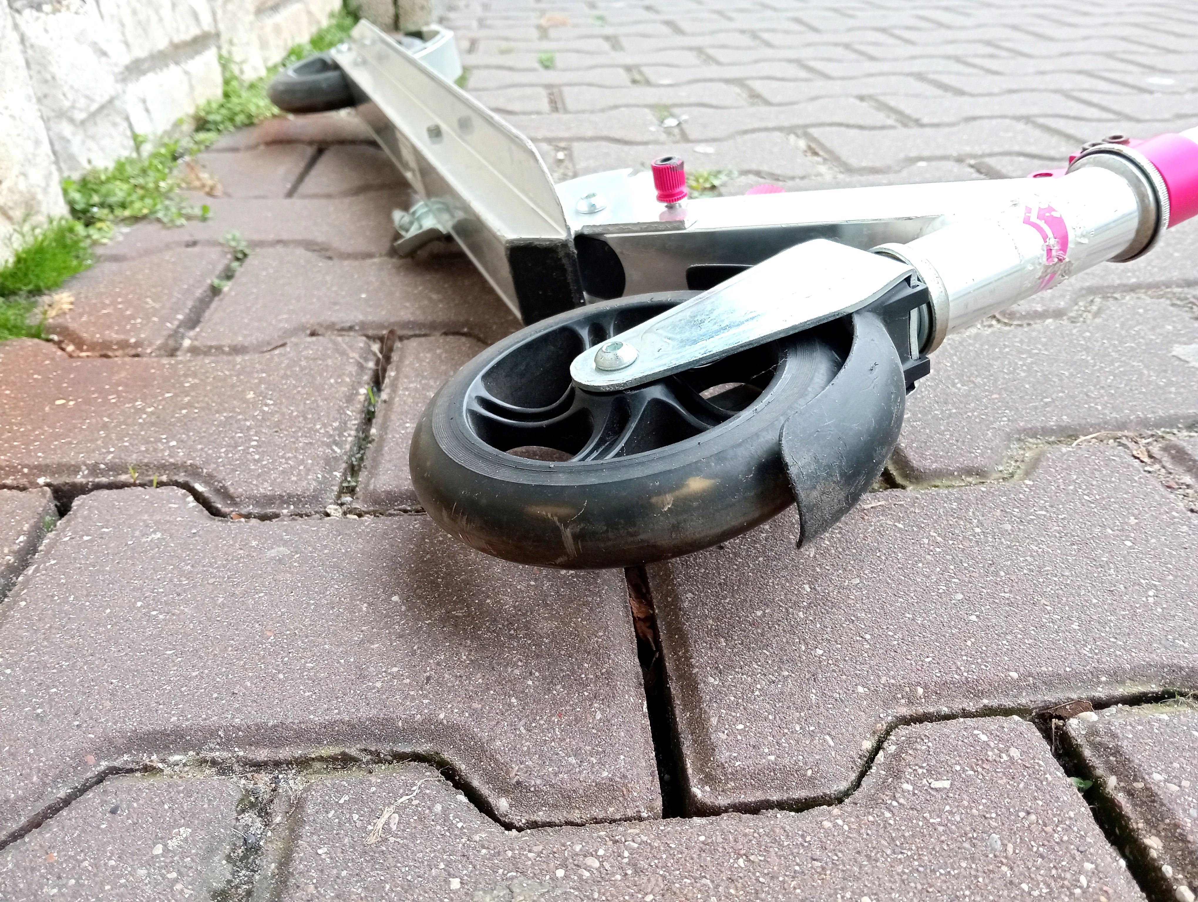 hulajnoga-delta-sport-rozowa-kod-producenta-11