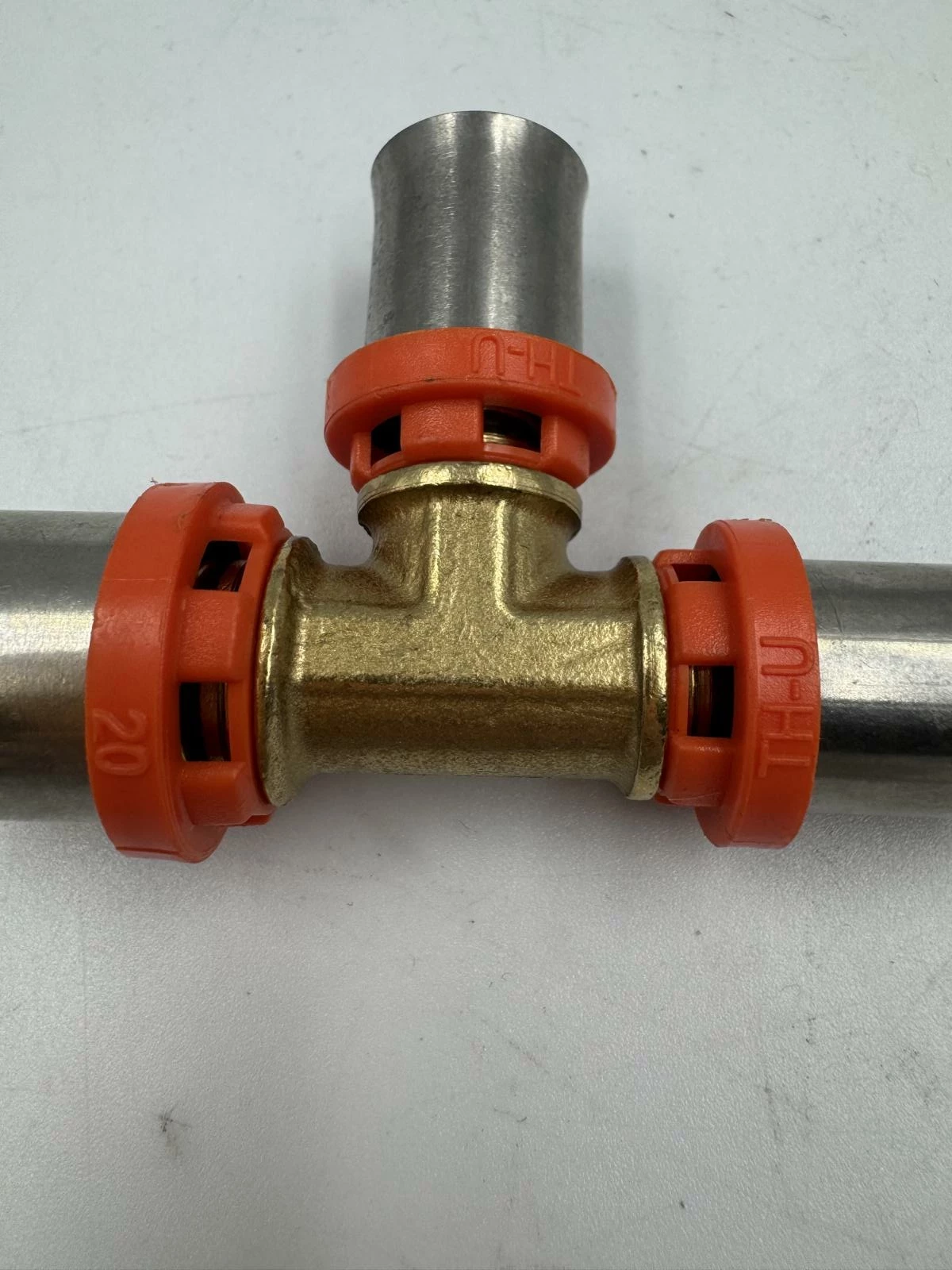 trojnik-20x16x16-zaciskany-pex-sigma-li-u-th-h-ean-gtin-5901752899445