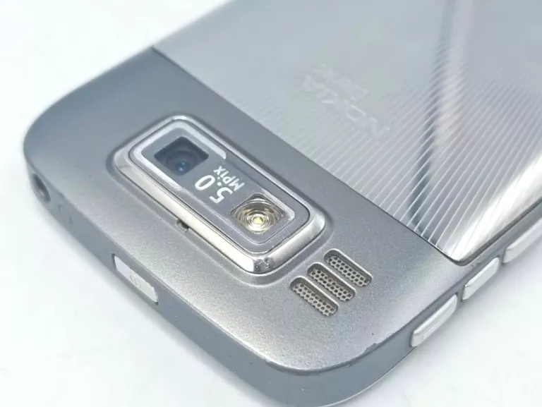 NOKIA E72 SREBRNA 5MPX