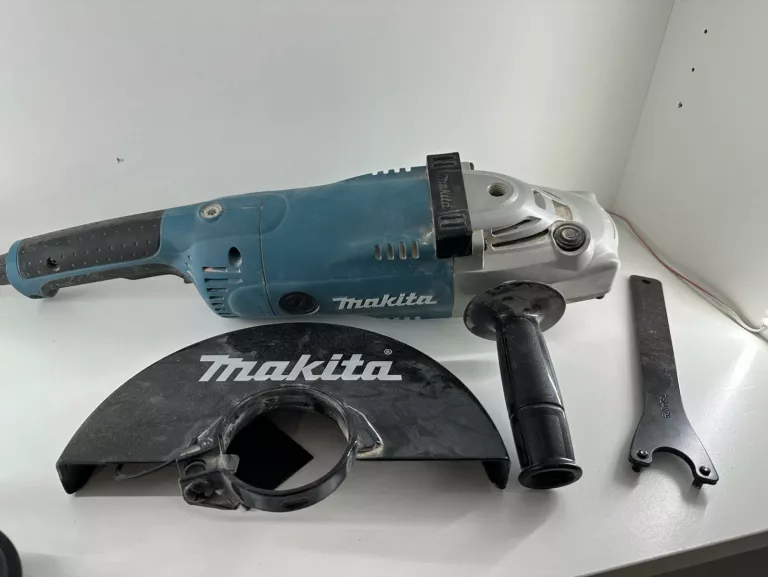 SZLIFIERKA MAKITA GA9020R 230MM 2024R KARTON