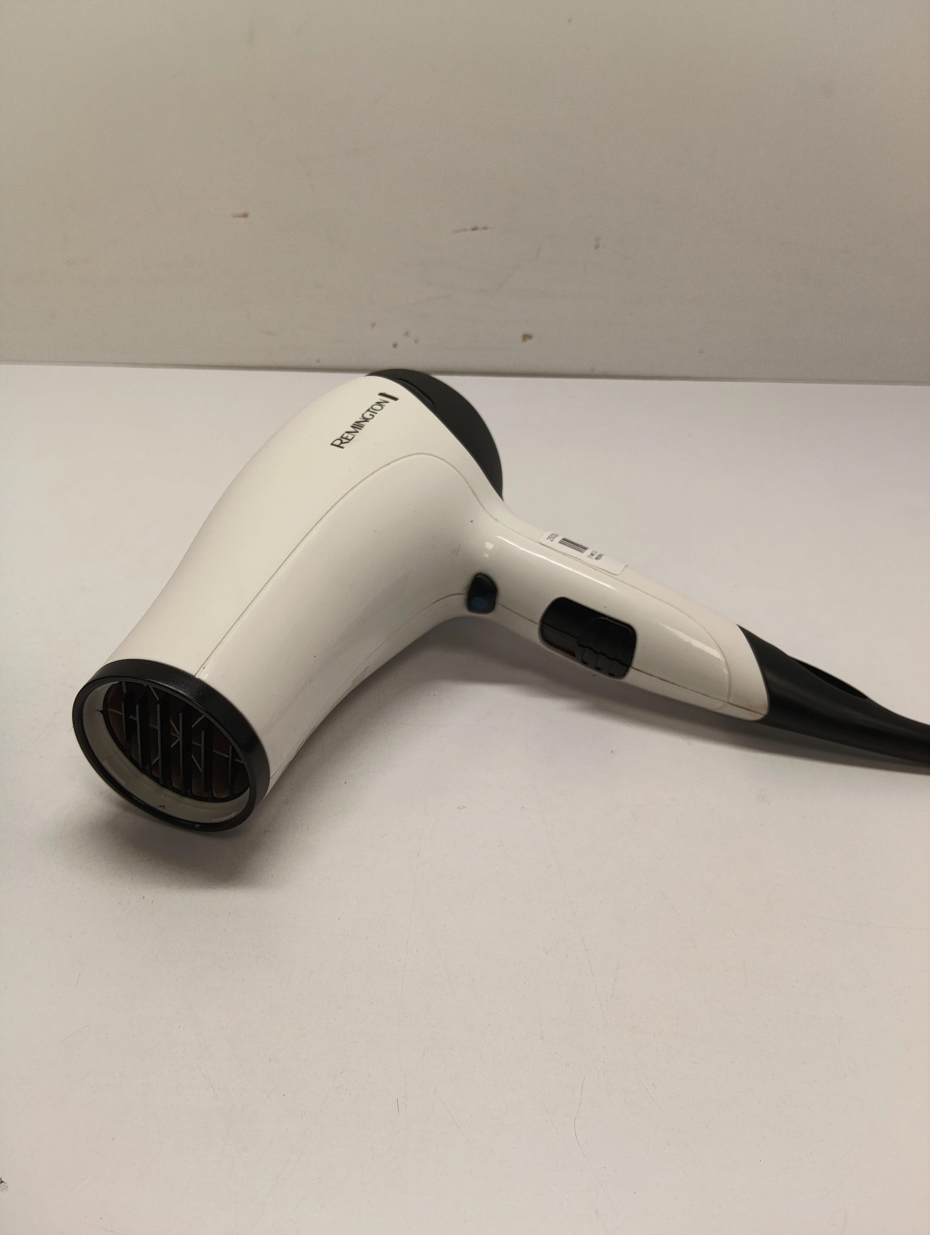 suszarka-do-wlosow-remington-d3015-biala-jonizacja-moc-203714