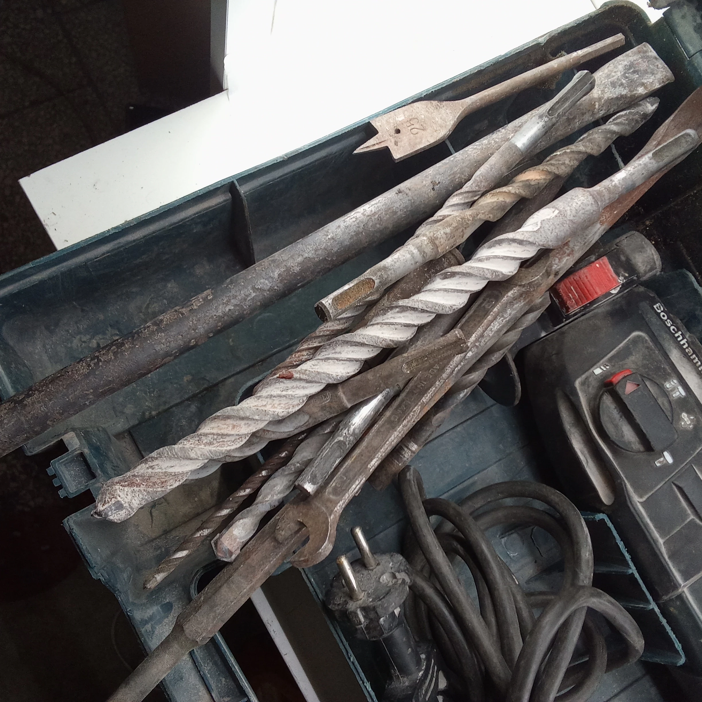 mlotowiertarka-bosch-gbh-240f-zestaw-predkosc-obrotowa-930