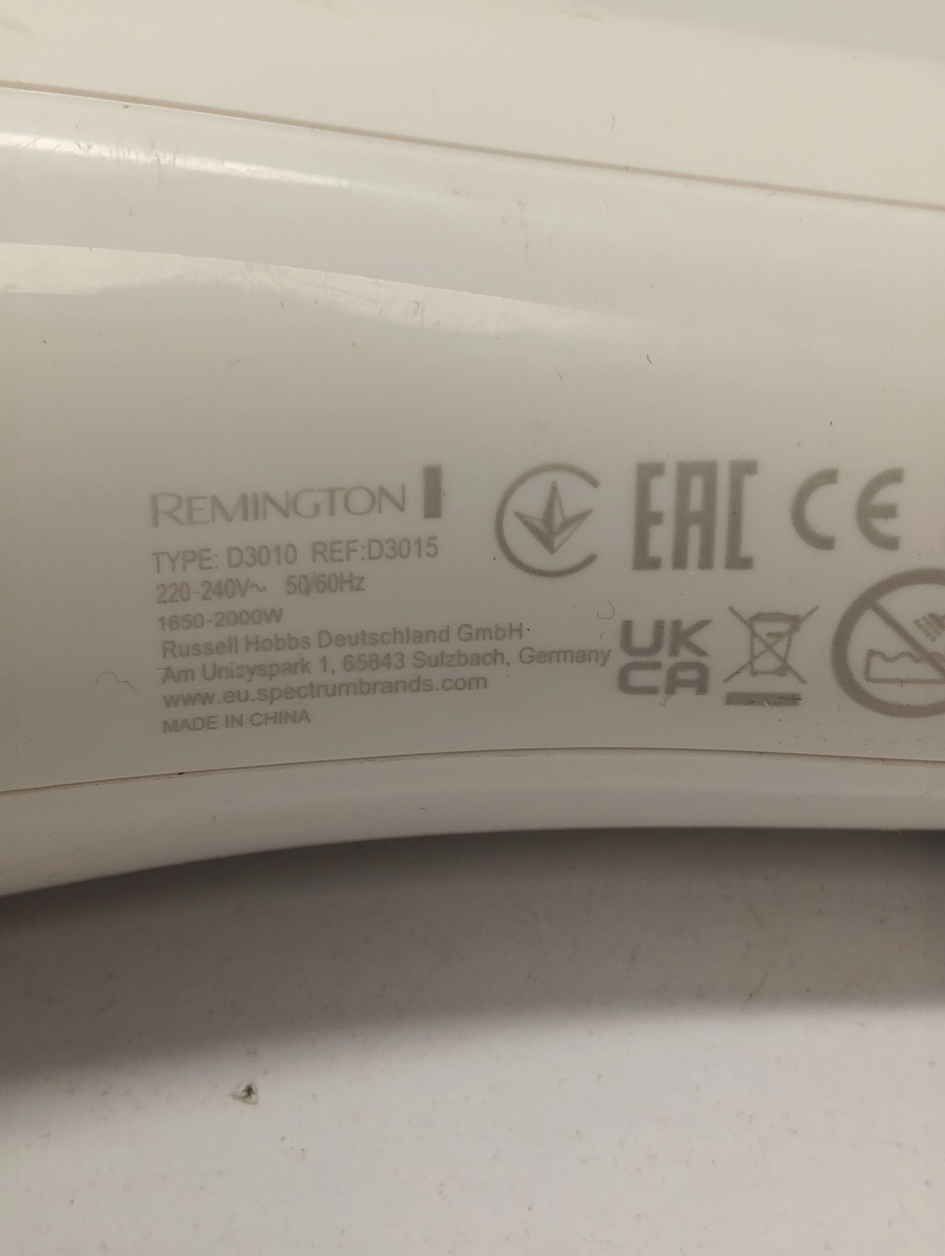 suszarka-do-wlosow-remington-d3015-biala-jonizacja-model-di4xnv2-8v8turgiw8