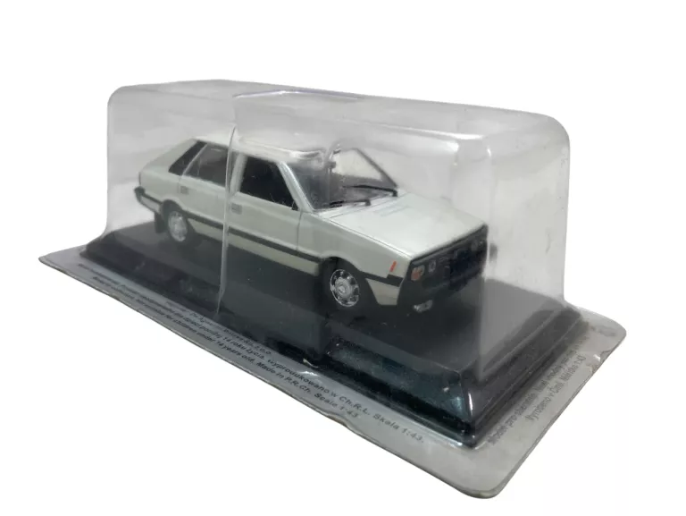 MODEL SAMOCHODU PRL 1:43 DEAGOSTINI FSO POLONEZ 1500