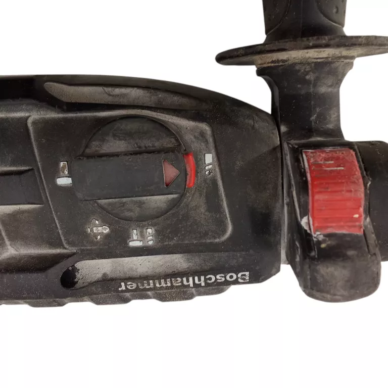 mlotowiertarka-bosch-gbh-240f-zestaw-energia-udaru-270