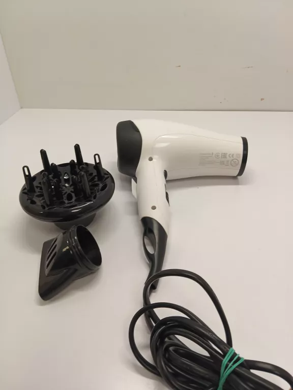 suszarka-do-wlosow-remington-d3015-biala-jonizacja-kod-producenta-gauf300-6ct6eg5r4