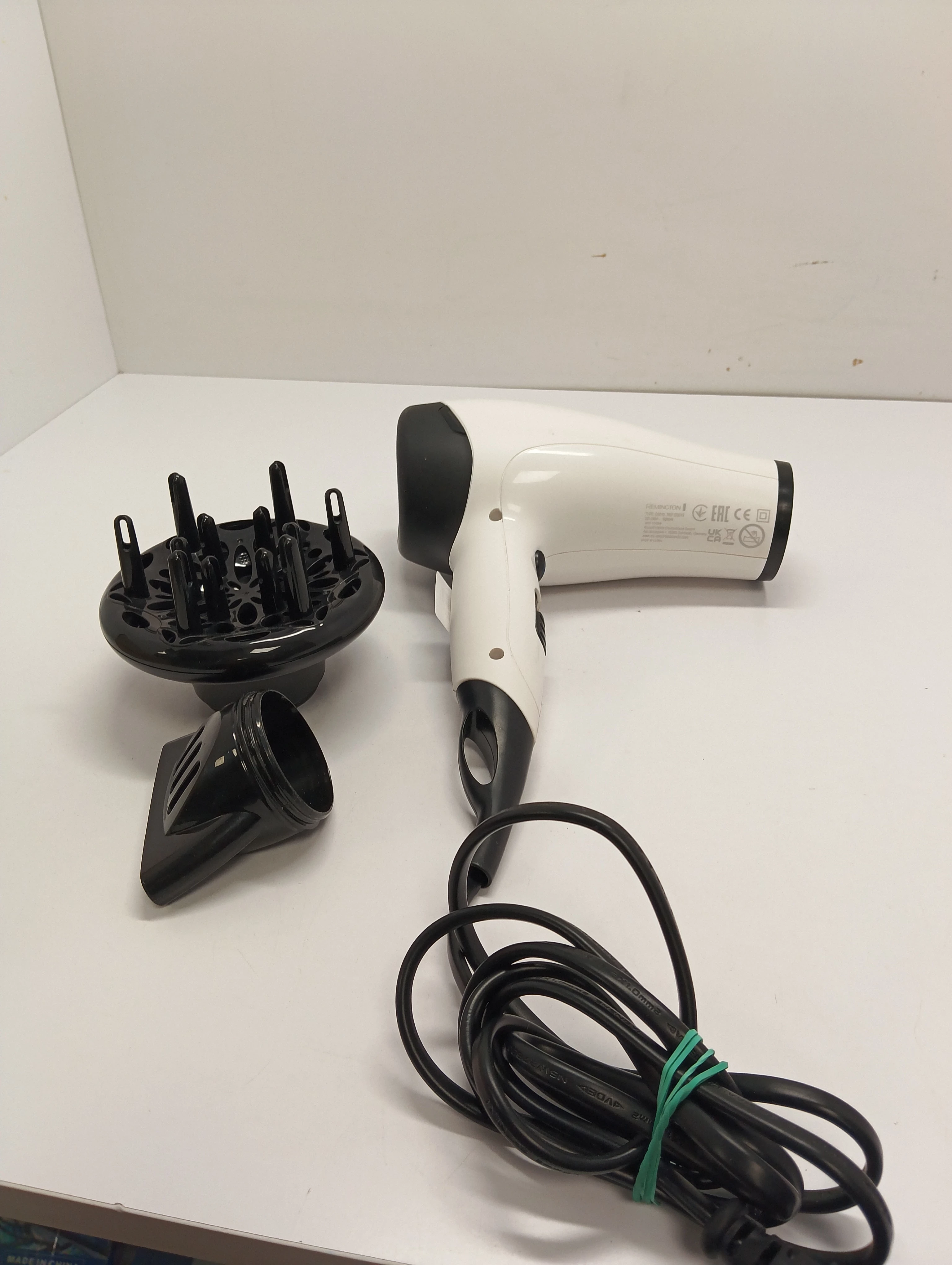 suszarka-do-wlosow-remington-d3015-biala-jonizacja-marka-248811-1953765