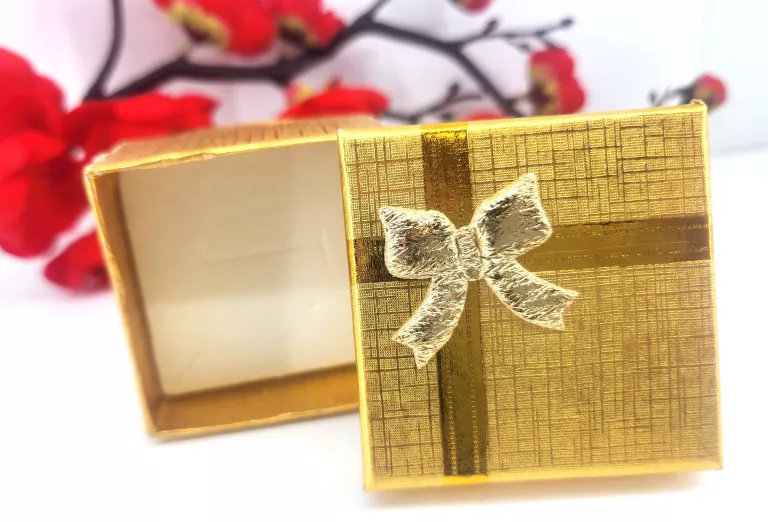 pudelko-do-bizuterii-male-kwadrat-stan-11323-2