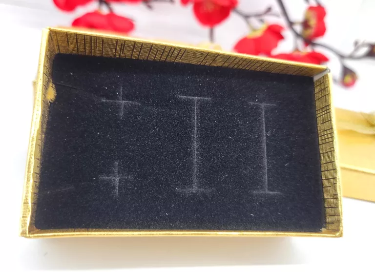 pudelko-do-bizuterii-zlote-prostokat-stan-11323-2