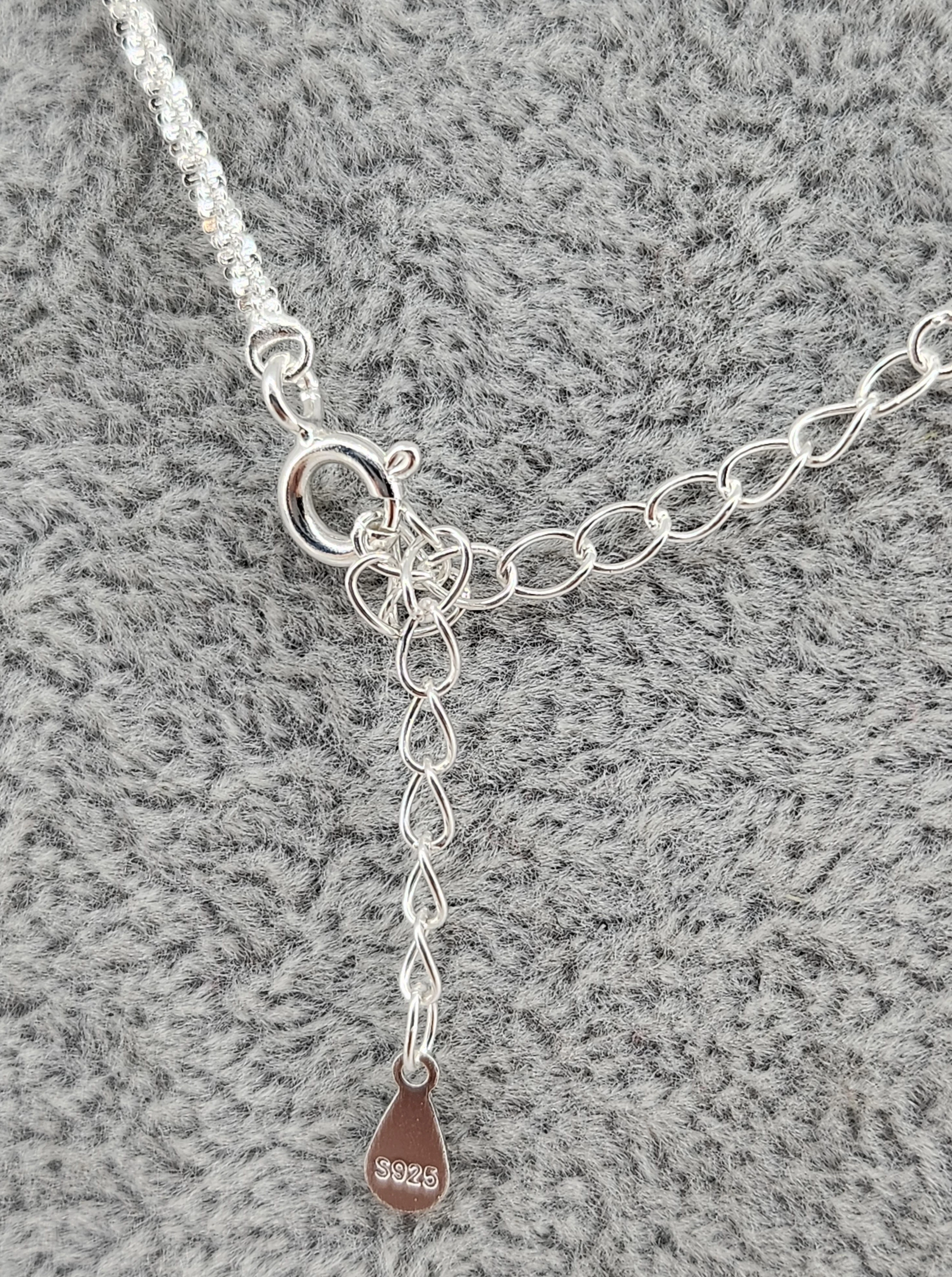 blyskotliwy-srebrny-lancuszek-265g-material-15835-4