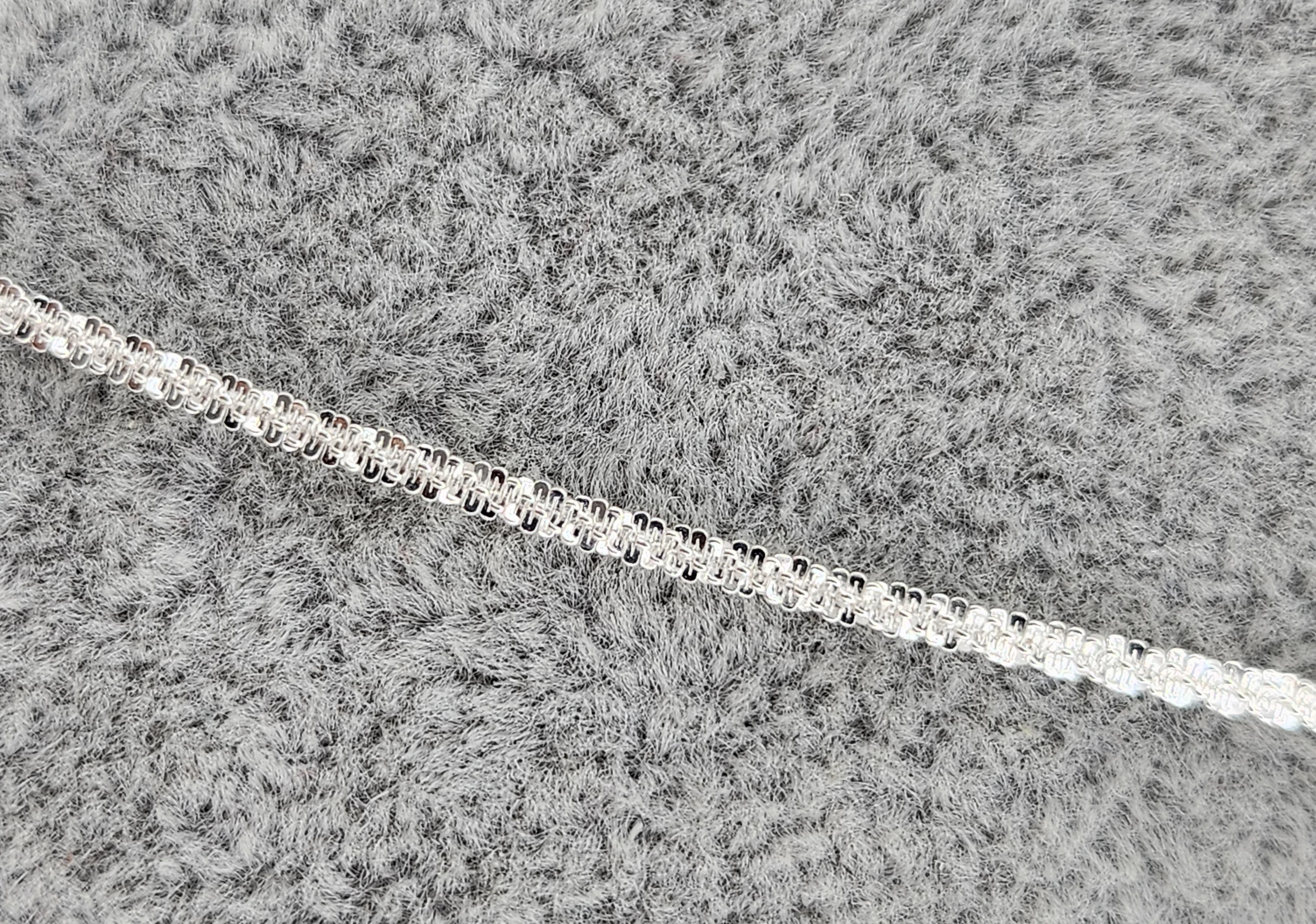 blyskotliwy-srebrny-lancuszek-265g-rodzaj-2205-16