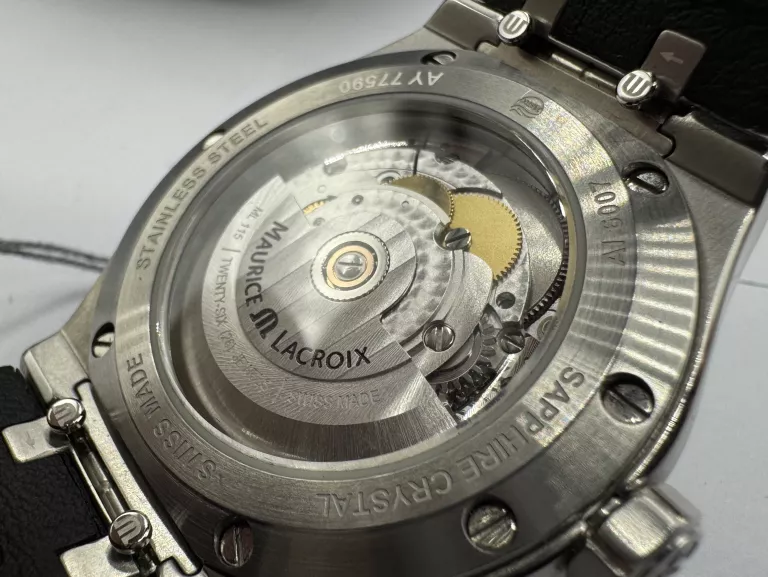 ZEGAREK MAURICE LACROIX AIKON AUTOMATIC 39 MM AI6007-SS002-330-1