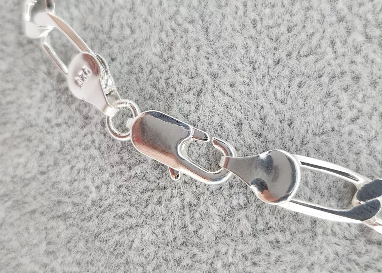 gustowny-posrebrzany-lancuch-figaro-1496g-dlugosc-calkowita-52