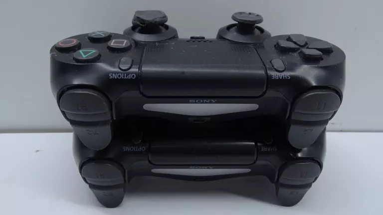 KONSOLA PS4 SLIM 500GB CUH-2216A 2 PADY FIFA 23