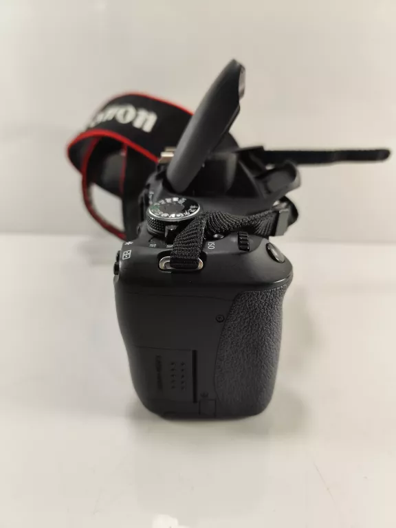 APARAT CANON 600D BODY