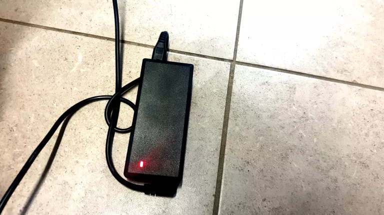 KOMPAKTOWY WÓZEK ELEKTRYCZNY INWALIDZKI AT 52313 STAN BDB