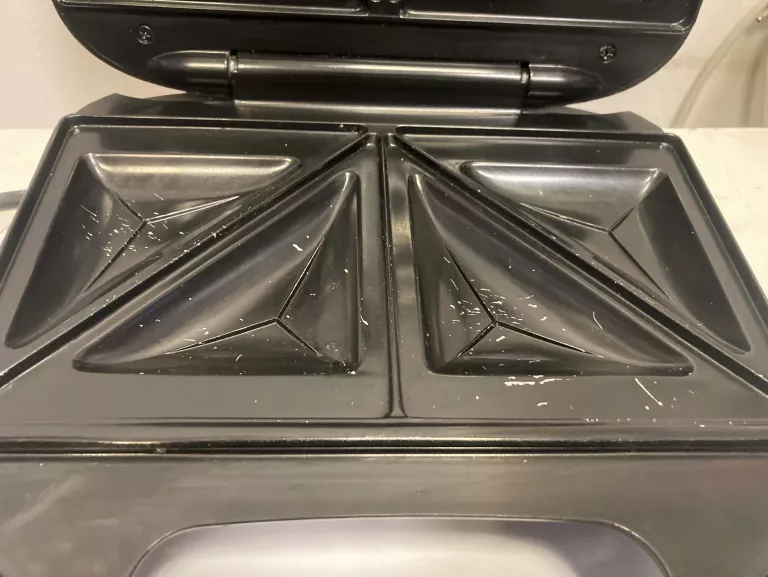 SANDWICH MAKER SWITCH ON 750W