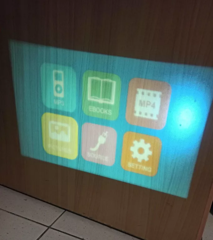 RZUTNIK MINI PROJEKTOR PRZENOŚNY FULL HD