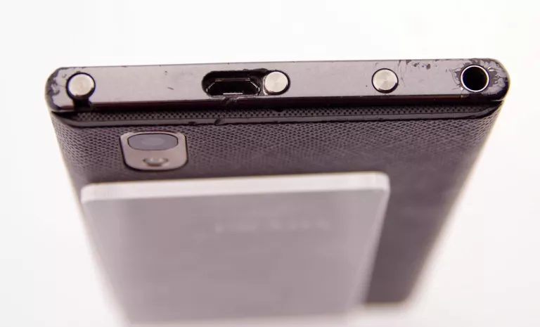NIESPOTYKANY UNIKATOWY TELEFON PRADA
