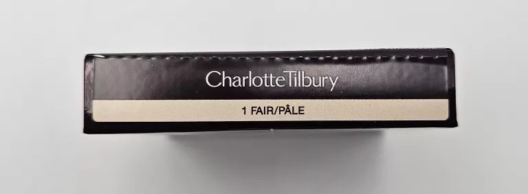 CHARLOTTE TILBURY AIRBRUSH FLAWLESS FINISH - PUDER MATUJĄCY 1 FAIRY