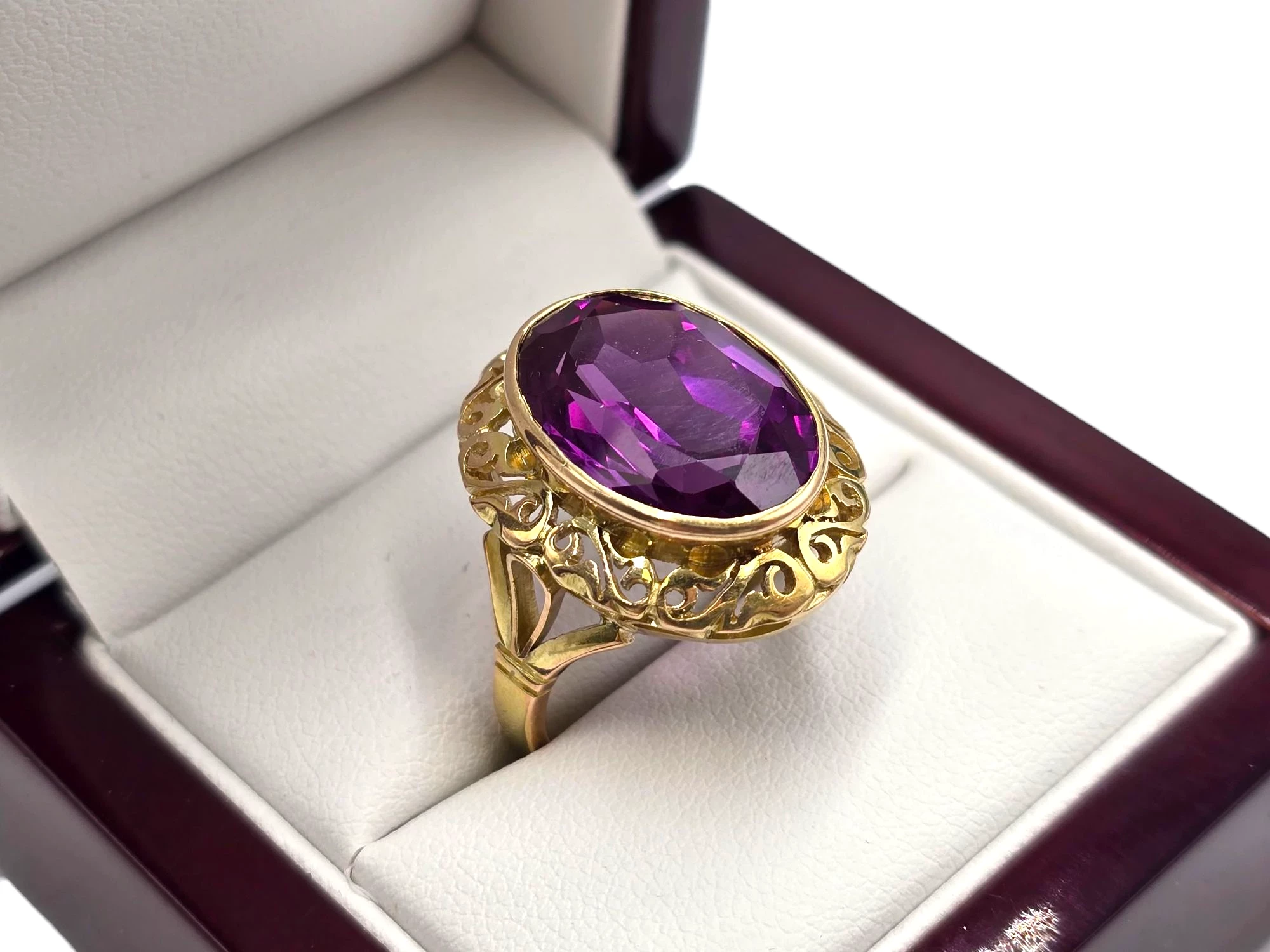 sliczny-zloty-pierscionek-z-fioletowym-kamieniem-585-10g-r21-material-15835-2