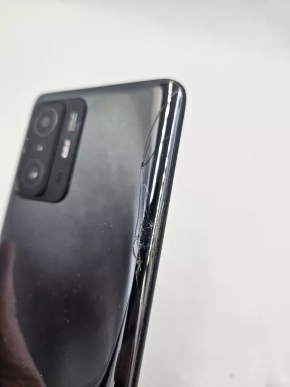TELEFON XIAOMI 11T PRO 8/256 PĘKNIĘTY TYŁ