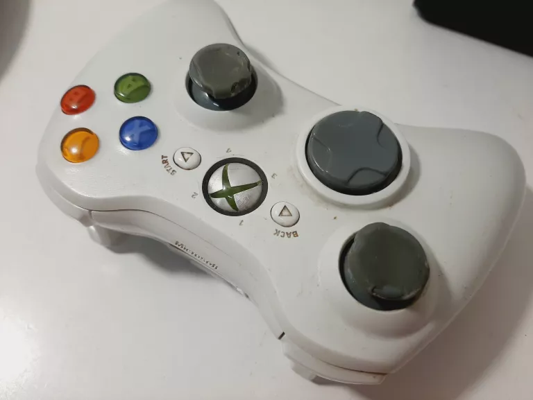 KONSOLA XBOX 360 S/ 2 PADY/ 5 GIER/ OKABLOWANIE/ KINECT