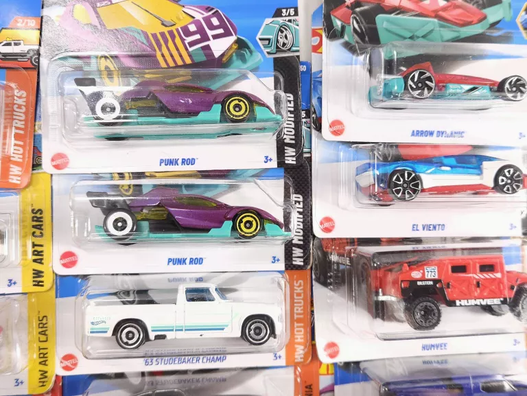 RESORAKI HOT WHEELS MAŁE SAMOCHODZIKI
