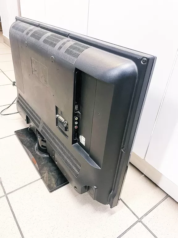 TELEWIZOR TECHNIKA+PILOT KABEL ZASILAJACY