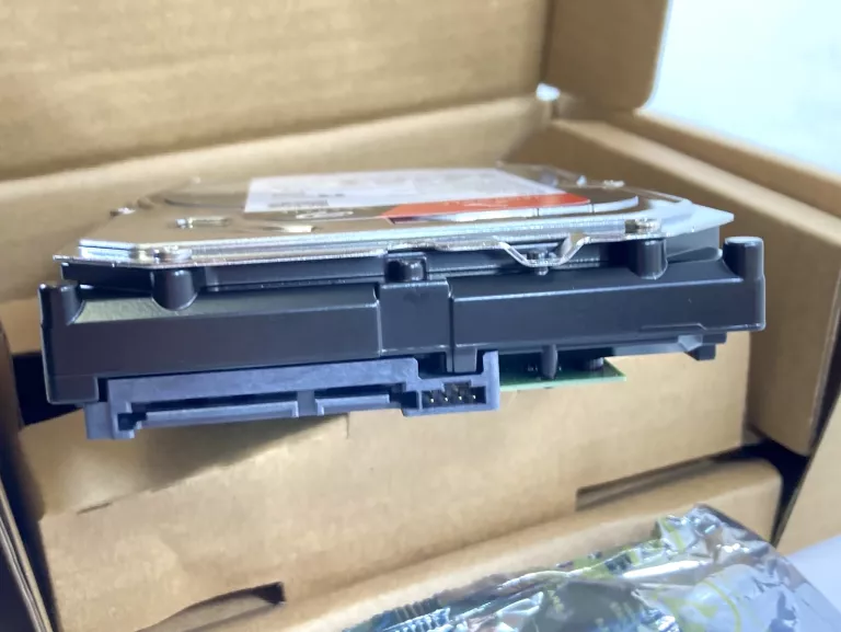 DYSK SEAGATE IRONWOLF NAS HDD 8TB 3,5" SATA 6 GB/S (ST8000VNZ02)