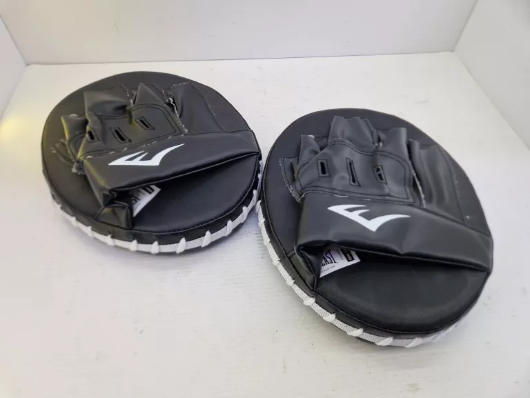 RĘKAWICE BOKSERSKIE EVERLAST PROSPECT 2 BLACK + TARCZE TRENINGOWE