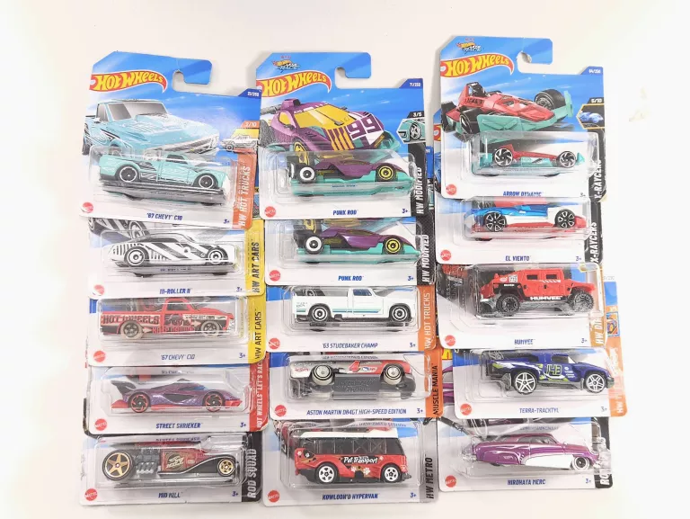 RESORAKI HOT WHEELS MAŁE SAMOCHODZIKI