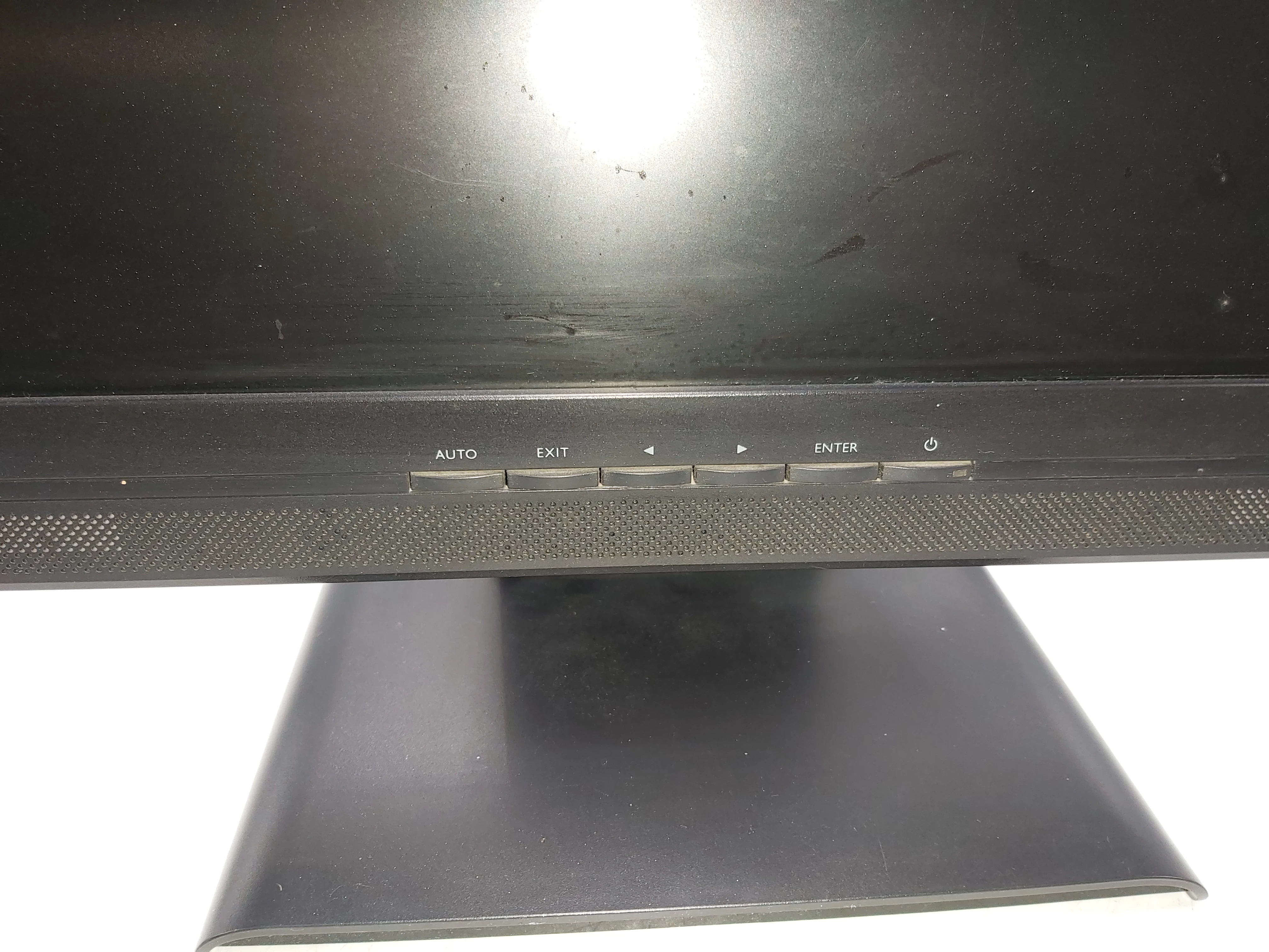 monitor-iiyama-e2202wsv-22-1680x1050-dsub-zlacza-206734-4