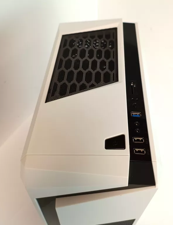 KOMPUTER PC AMD ATHLON X4 QUAD 8GB DDR3 RADEON RX460