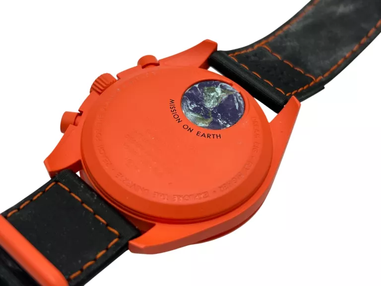 ZEGAREK SWATCH X OMEGA MOONSWATCH MISSION ON EARTH - LAVA GW DO 09.2026