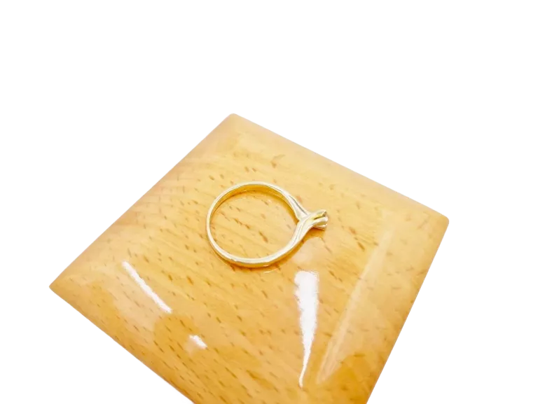 zloty-pierscionek-585-100g-r12-diament-stan-11323-2