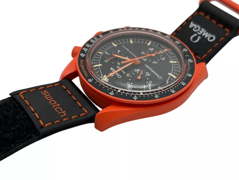 ZEGAREK SWATCH X OMEGA MOONSWATCH MISSION ON EARTH - LAVA GW DO 09.2026