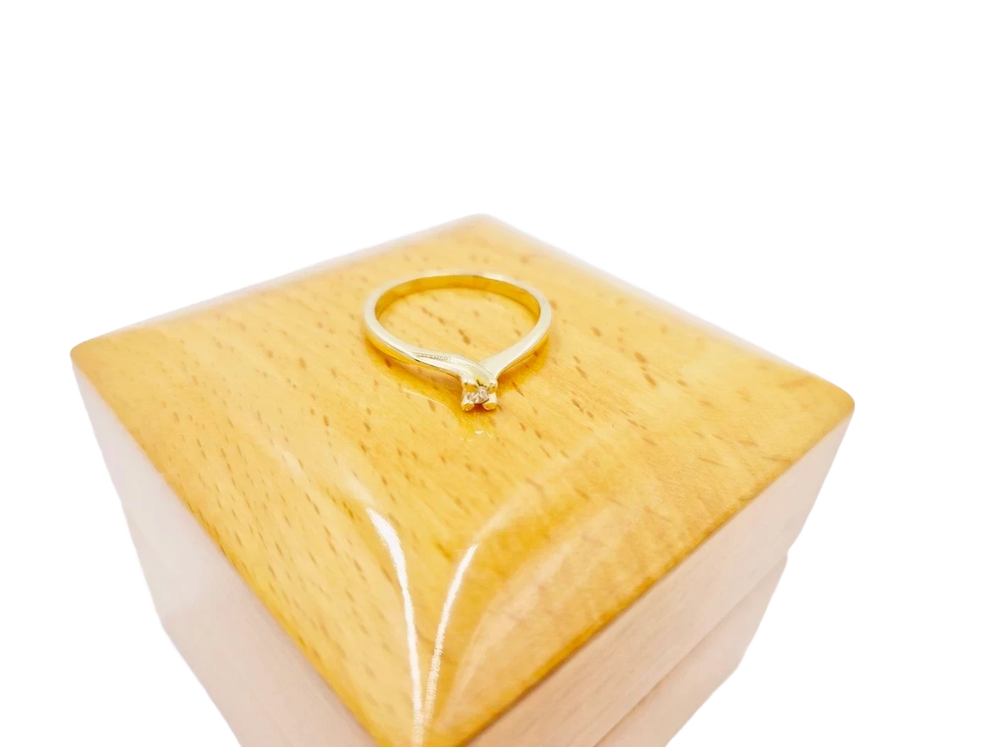 zloty-pierscionek-585-100g-r12-diament-rodzaj-2205-2