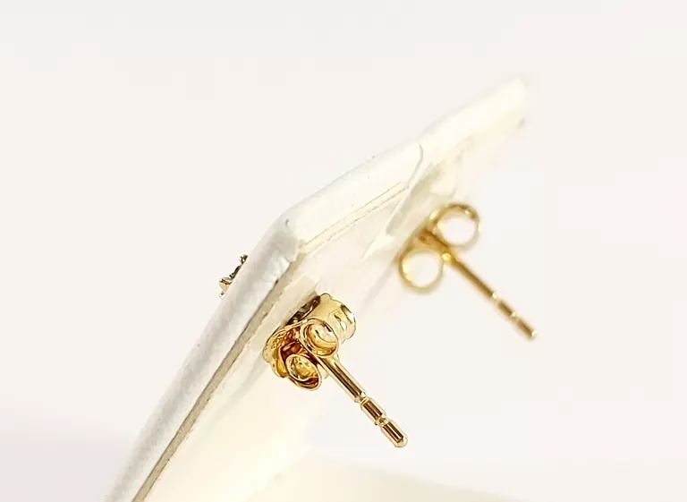 ZŁOTE KOLCZYKI Z BRYLANTAMI 0,02CT 375 0,52G