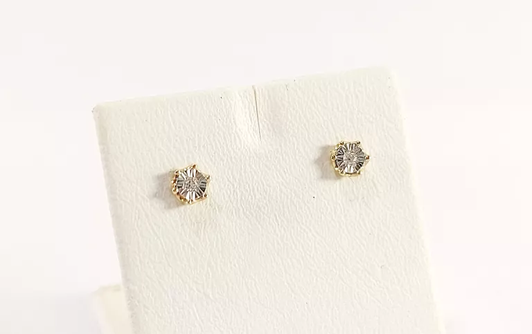 ZŁOTE KOLCZYKI Z BRYLANTAMI 0,02CT 375 0,52G