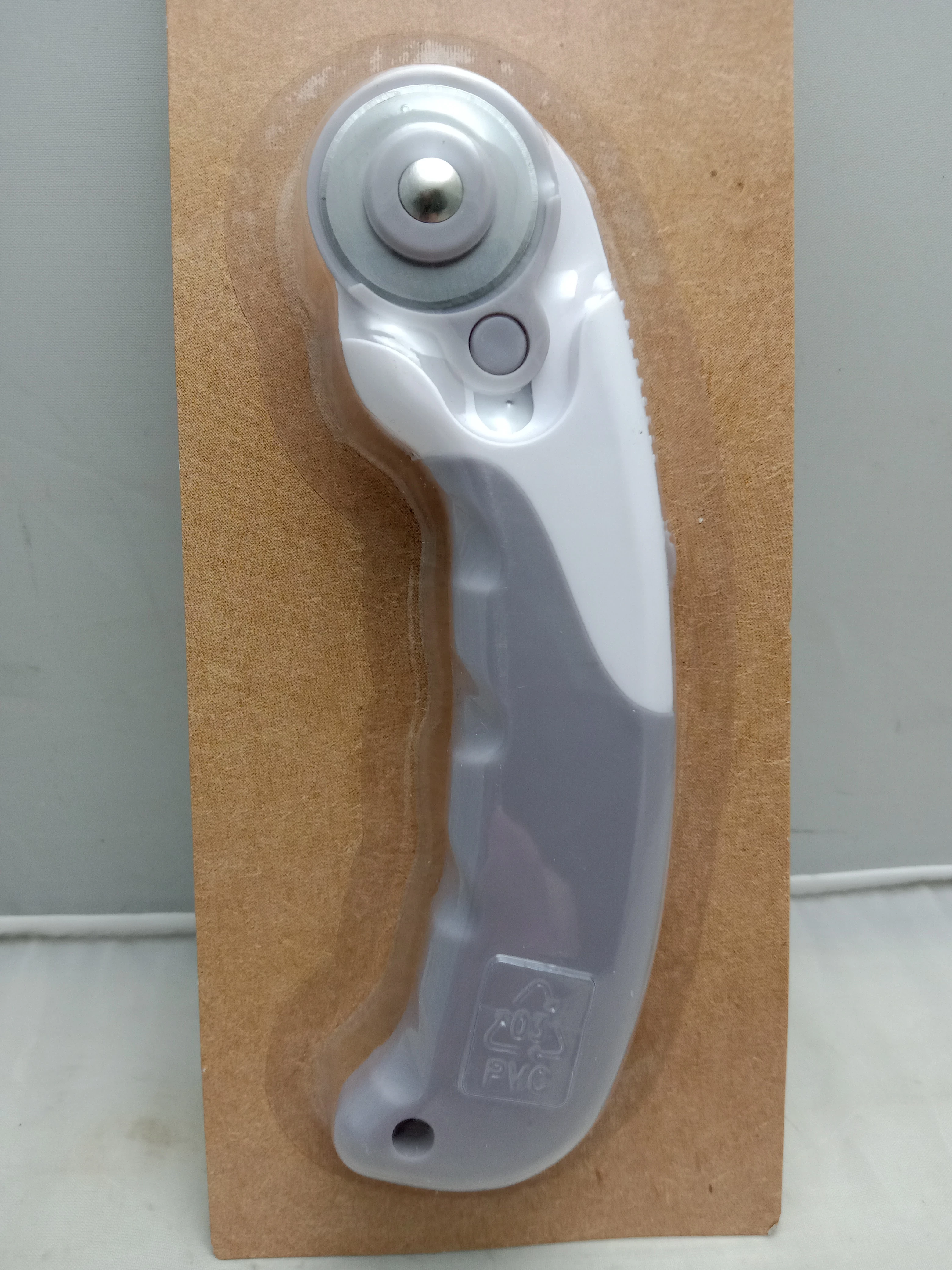 nozyk-krawiecki-zapakowany-pl-wolnosci-27-olecko-kdt