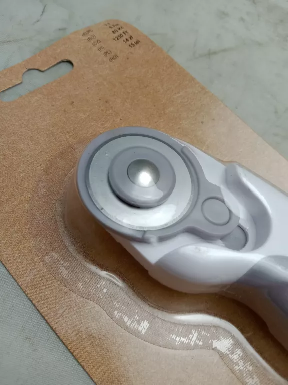 nozyk-krawiecki-zapakowany-ean-gtin-5904384741441