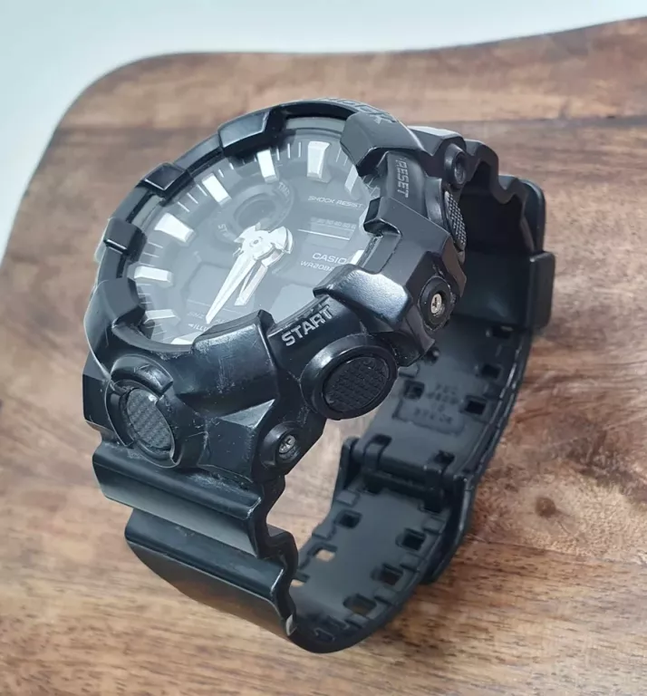 NIEZAWODNY WYTRZYMAŁY ZEGAREK MĘSKI CASIO G-SHOCK GA-700 CZARNY