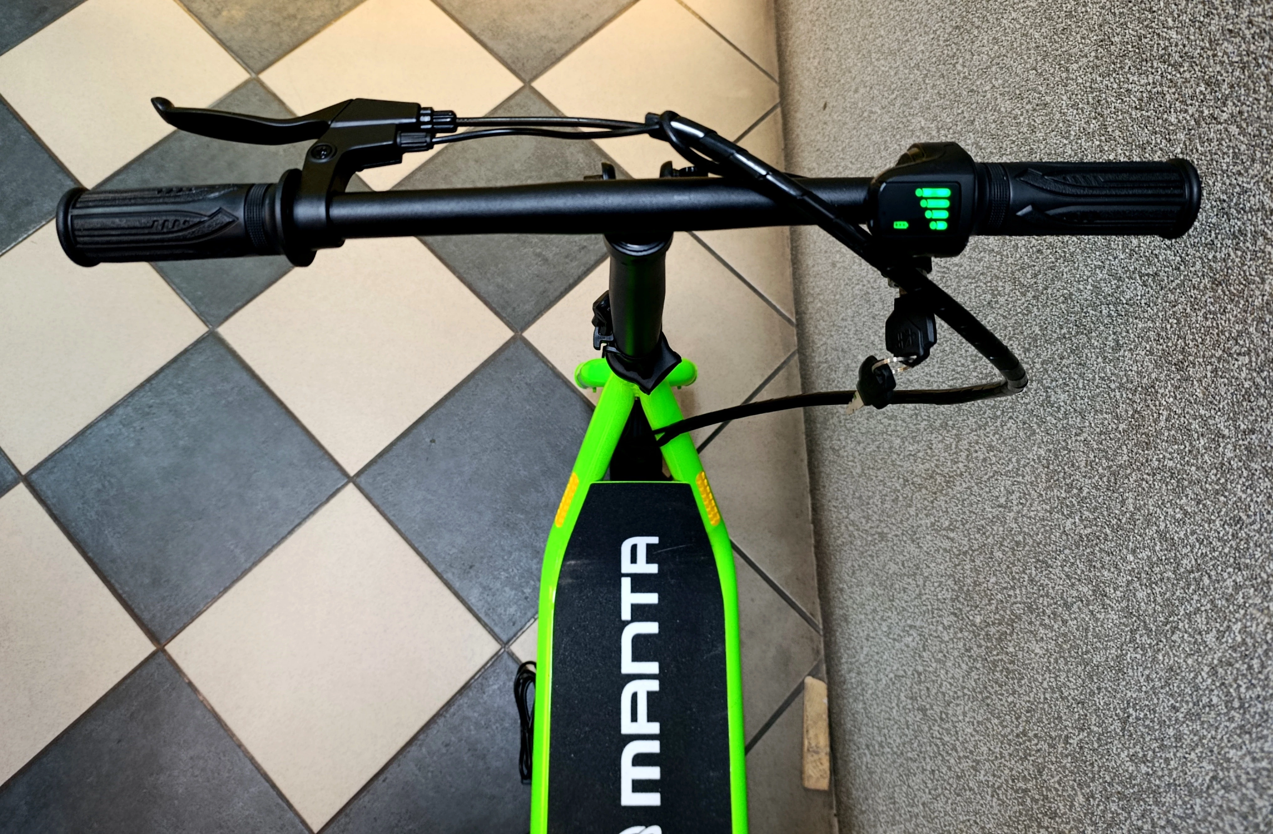 hulajnoga-elektryczna-manta-mes1001h-lad-ean-gtin-5903089903710