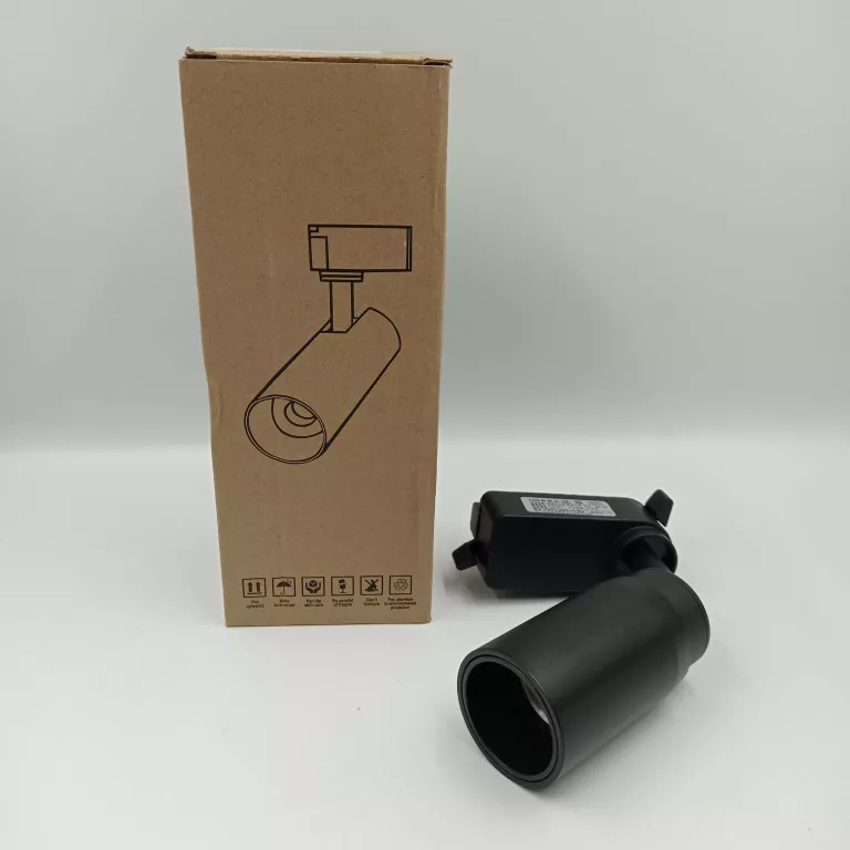 lampa-reflektor-na-szynoprzewod-at-okazja-wyszynskiego-24-tczew